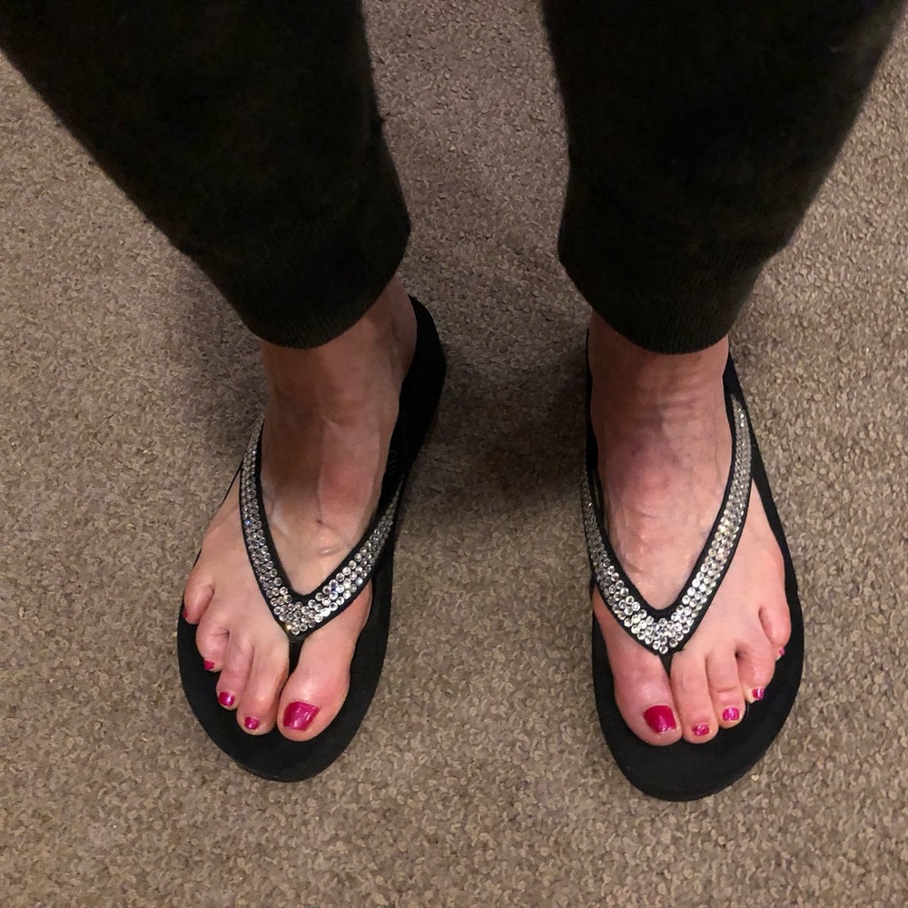 Christine Alexander size 10 Swarovski Crystal Rhinestone Black flip flops!